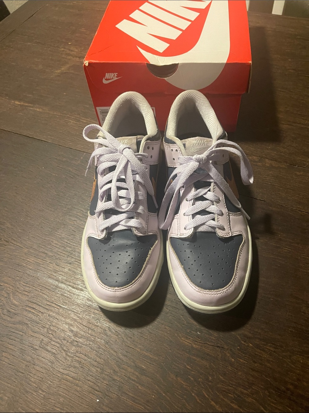Nike youth Dunk-Low Sneaker in Lavender and Navy - Size 6Y excellent condition - Picture 2 of 4